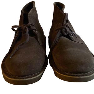 Clarks Chukka Boots | Size 8 | Dark Brown Elegant & Versatile